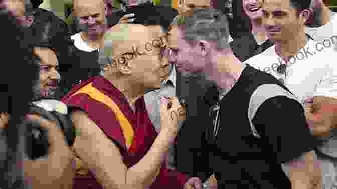 David Michie Sleeping Peacefully On The Dalai Lama's Shoulder The Dalai Lama S Cat David Michie